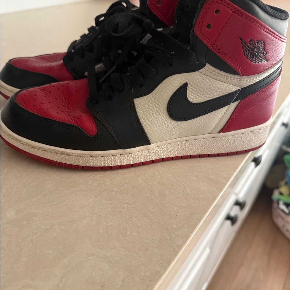 Nike Air Jordan 1 High Red Black White